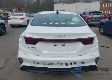 2024 Kia Forte Lxs z USA, uszkodzony, nr VIN 3KPF24AD5RE760880